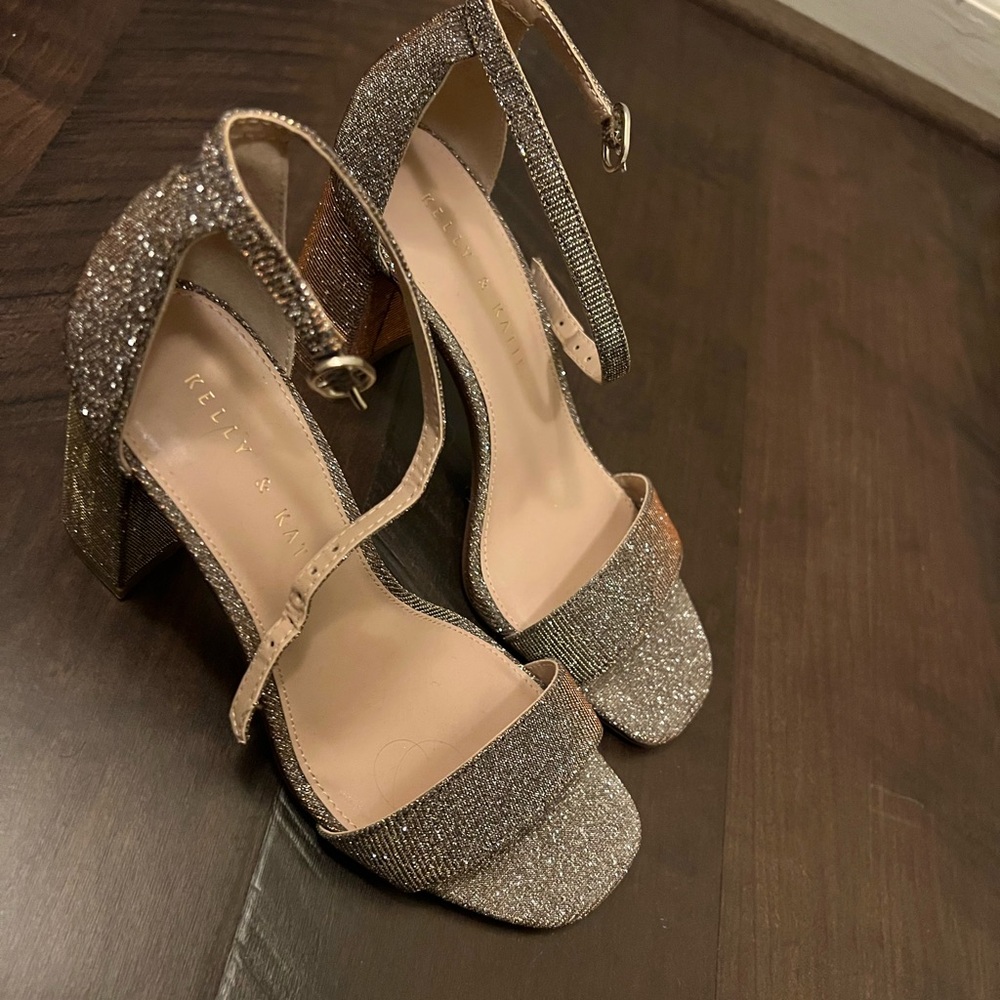 Kelly & Katie Women's Glittery Copper Gold Heels
